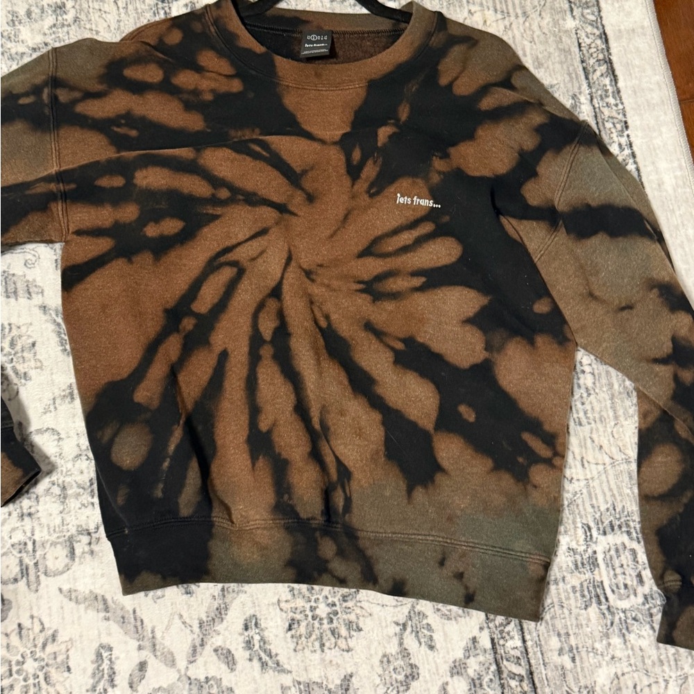 Men's Black and Brown Tie-Dye Crewneck Sweater